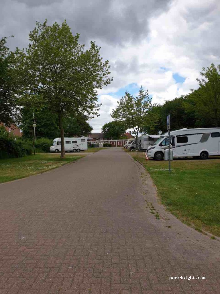 (27809) Lemwerder - Schlesische Straße / Peter-Baxmann-Platz — foto 2