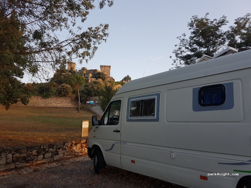 (32619) Monterrei - Rúa do Castelo — foto 2