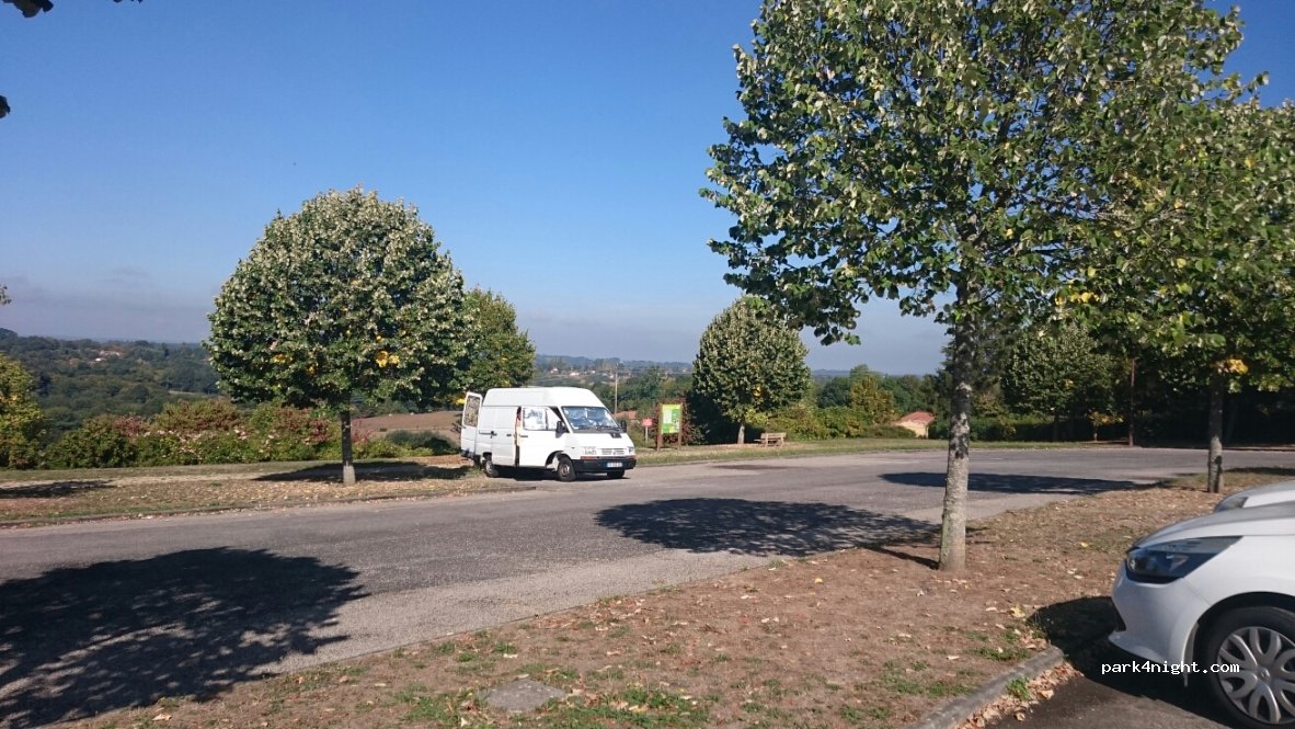 (87800) Jourgnac - 31 Place Thérèse Menot — foto
