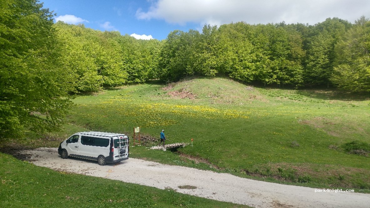 (442 00) Metsovo - Unnamed Road — foto
