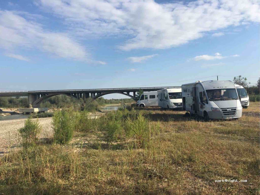 (727337) Roșcani - 370 DJ208C — foto