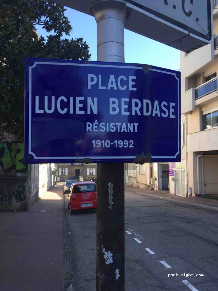 (87100) Limoges - Place Lucien Berdase — foto