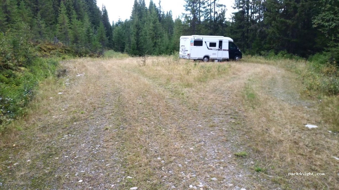 (2480) Koppang - Unnamed Road — foto