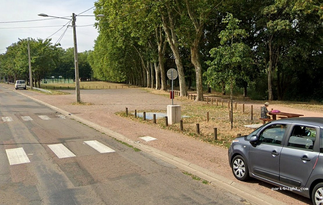 (58180) Fourchambault - 44 Quai de Loire — foto