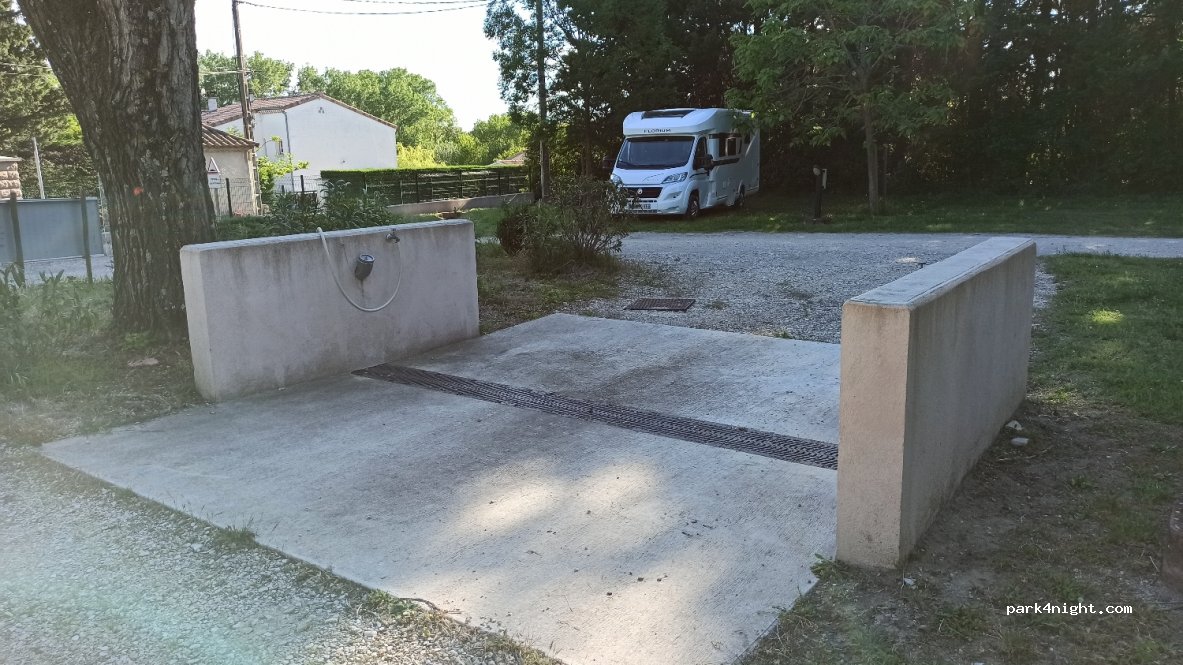 Aire Camping-Car Park La Begude De Mazenc — foto