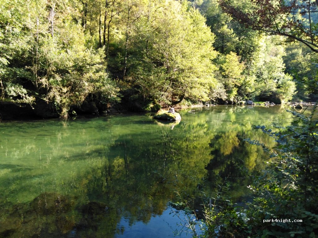 (12100) Millau - Avenue de l'Aigoual — foto