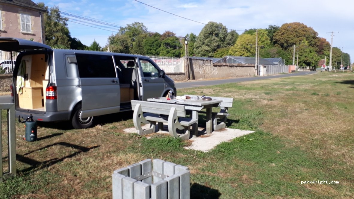 (18320) Jouet-sur-l'Aubois - 473 Le Poids de Fer — foto