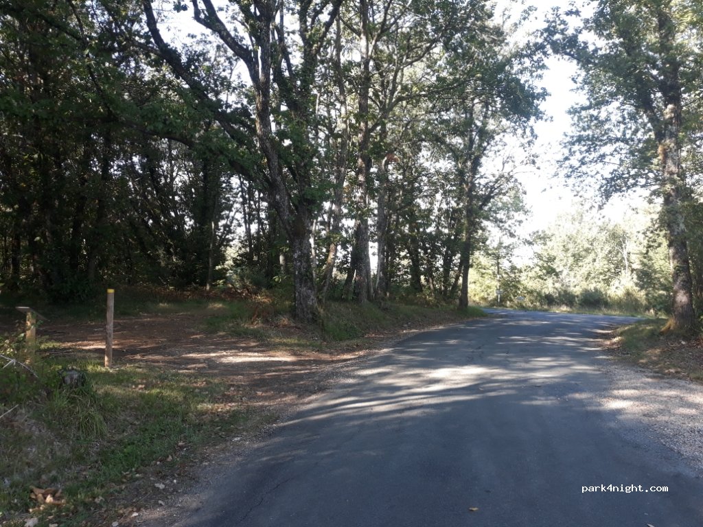 (24150) Couze-et-Saint-Front - Unnamed Road — foto
