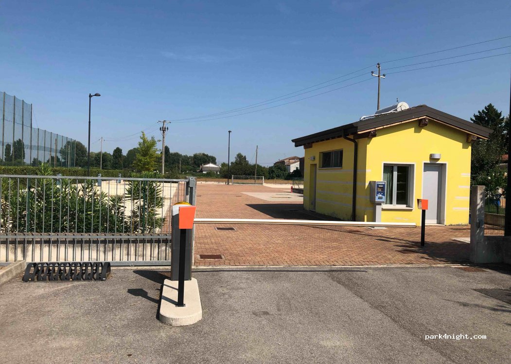 Area Sosta Camper Libiola di Serravalle a Po — foto 3