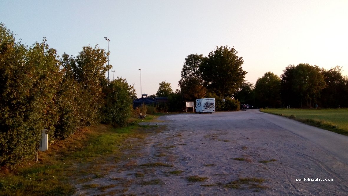 Reisemobil parking sportpark Veert — foto