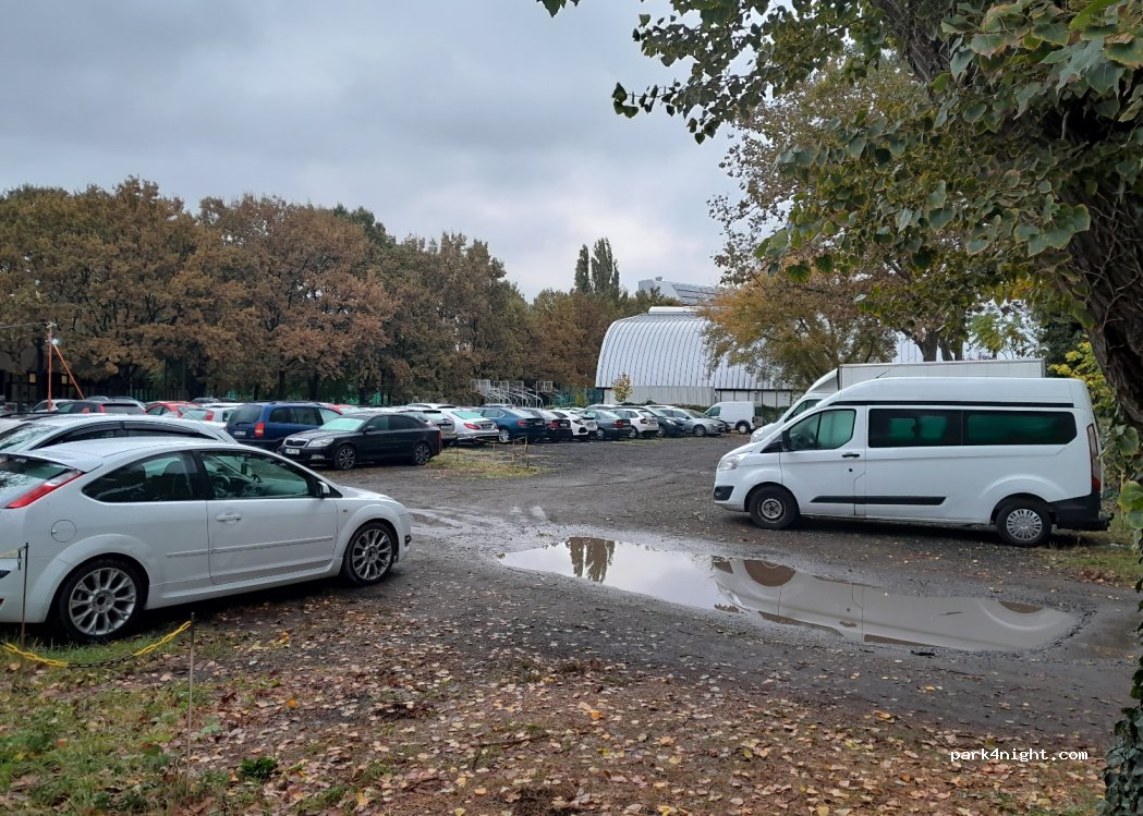 (1117) Budapest - 10 Warga László út — foto 2