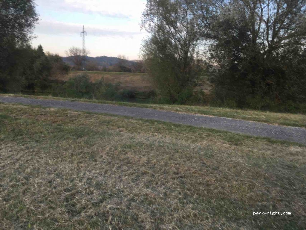 (35257) Lužani - 3 Ulica Vladimira Nazora — foto