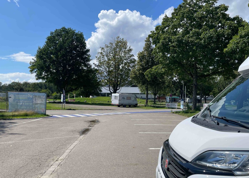 Parkplatz Donaubad — foto 3