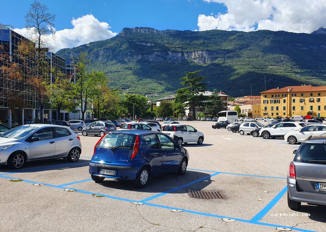(38068) Rovereto - 38 Borgo Santa Caterina — foto 2