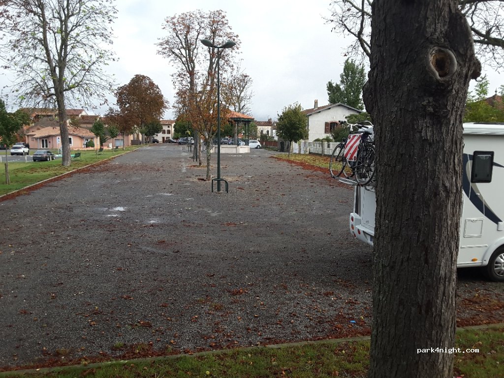 (31310) Rieux-Volvestre - 4 Promenade du Préau — foto