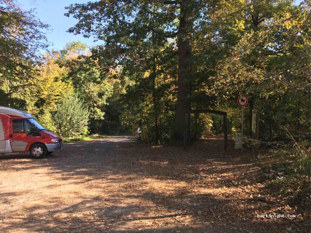 (71254) Ditzingen - Feuerbacher Straße — foto