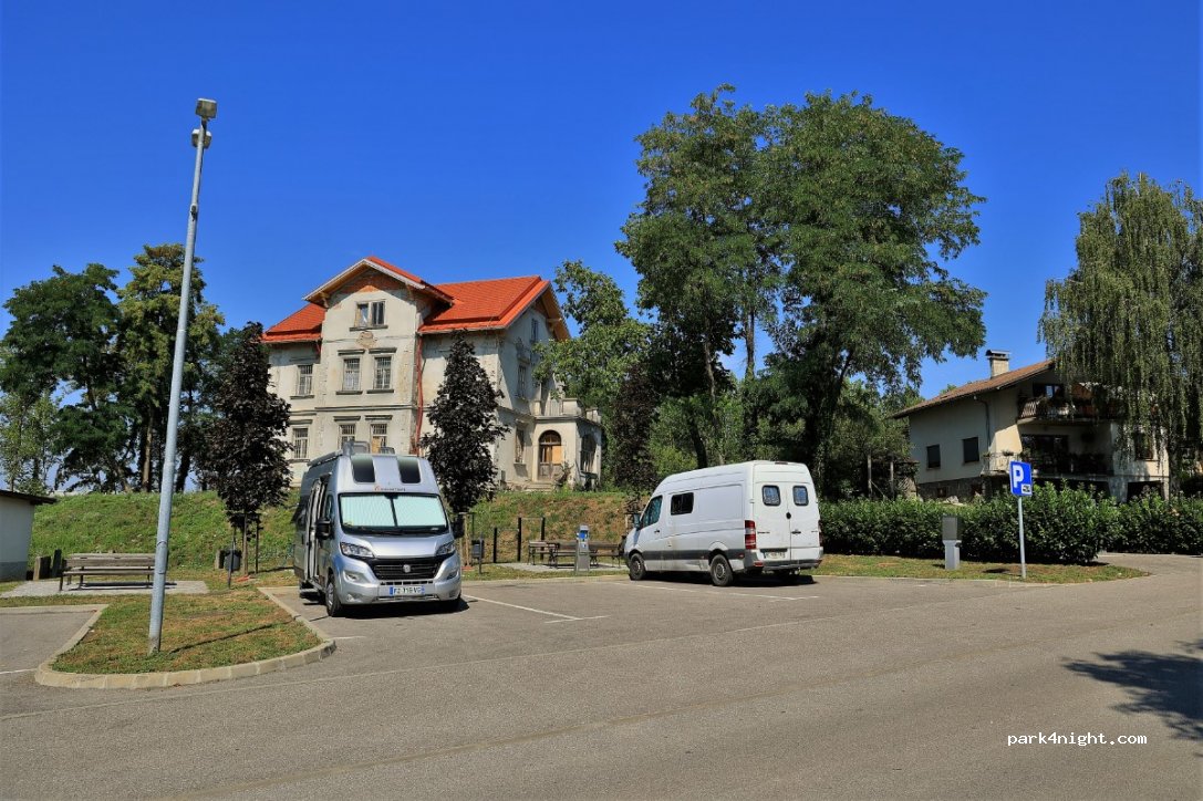 (8250) - 10 Prešernova cesta — foto 2