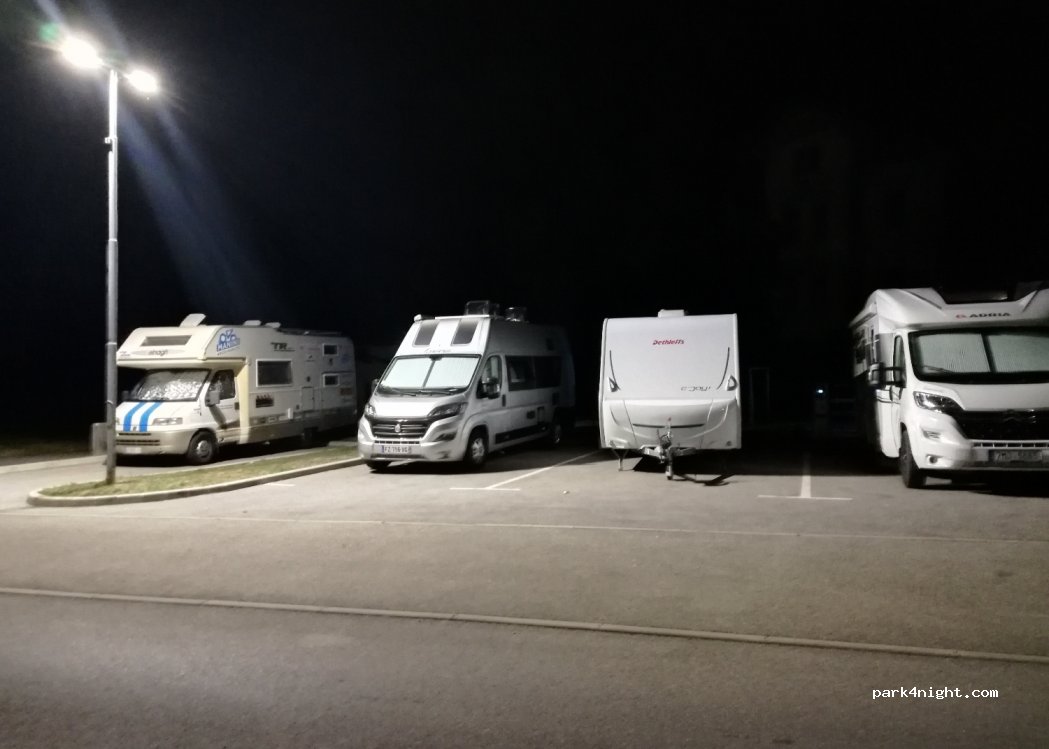 (8250) - 10 Prešernova cesta — foto 3