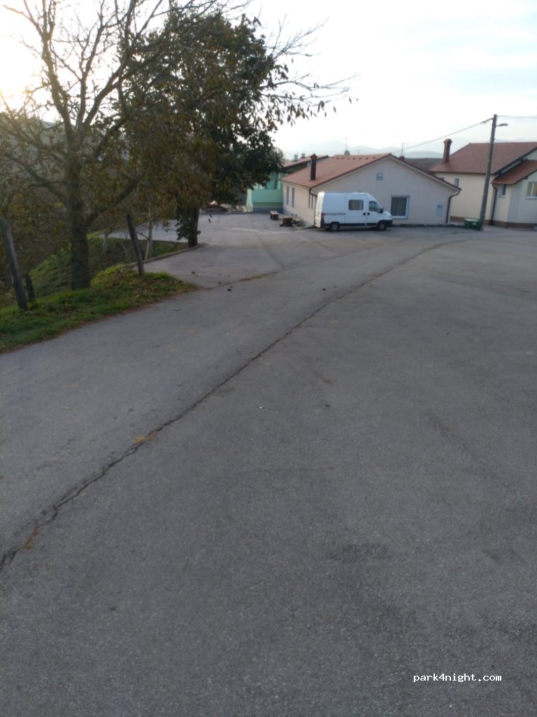(6244) Podgrad - 49 Hrušica — foto