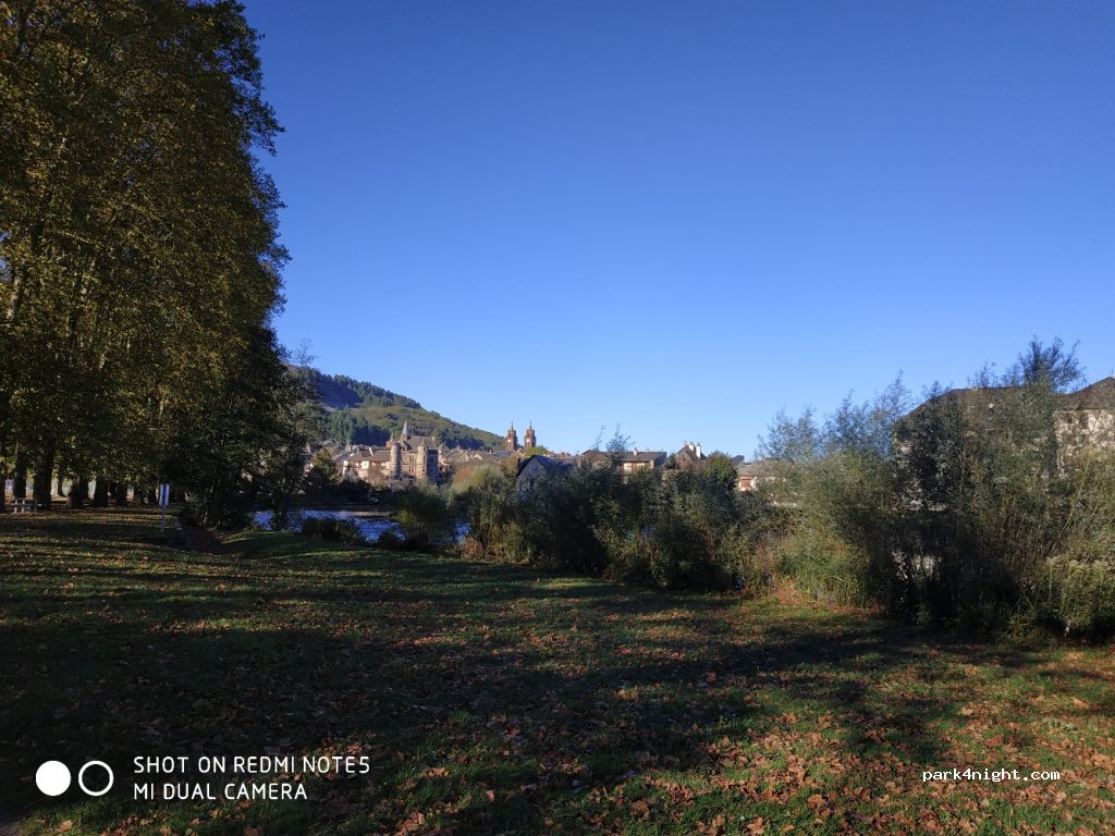 (12500) Espalion - Unnamed Road — foto