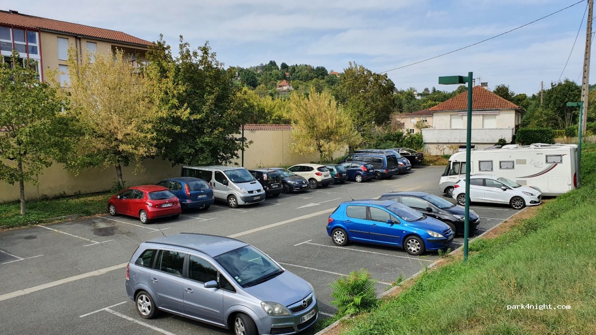 (46100) Figeac - 8A Avenue des Carmes — foto 2