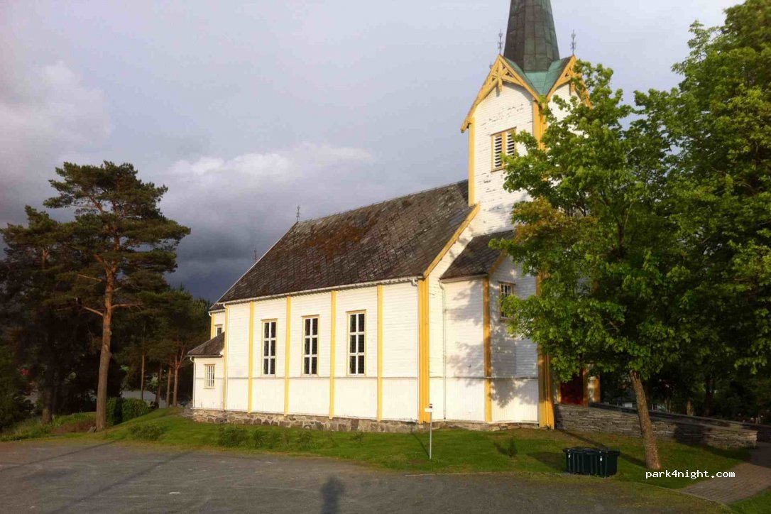 () Kvernes - Slavkirke — foto