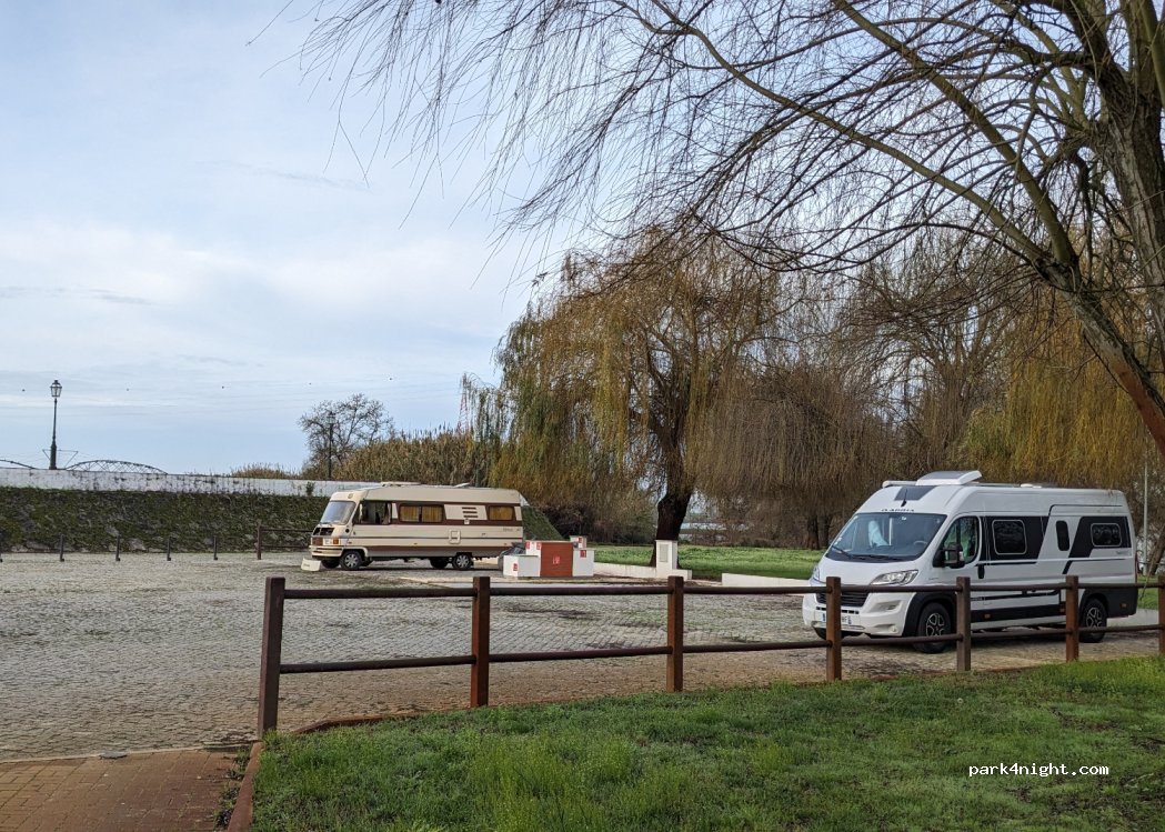 Parque de Autocaravanas de Arripiado — foto 4