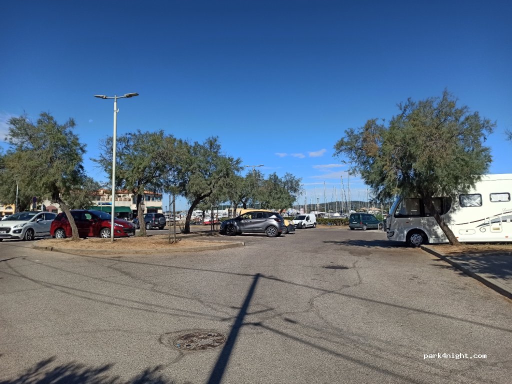 (34110) Frontignan - 4 Av. Ferdinand de Lesseps — foto 2