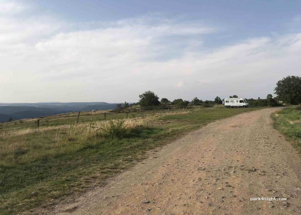 (15500) Massiac - Unnamed Road — foto 2