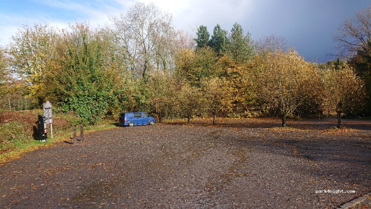 (SN3 1PT) Swindon - Unnamed Road — foto