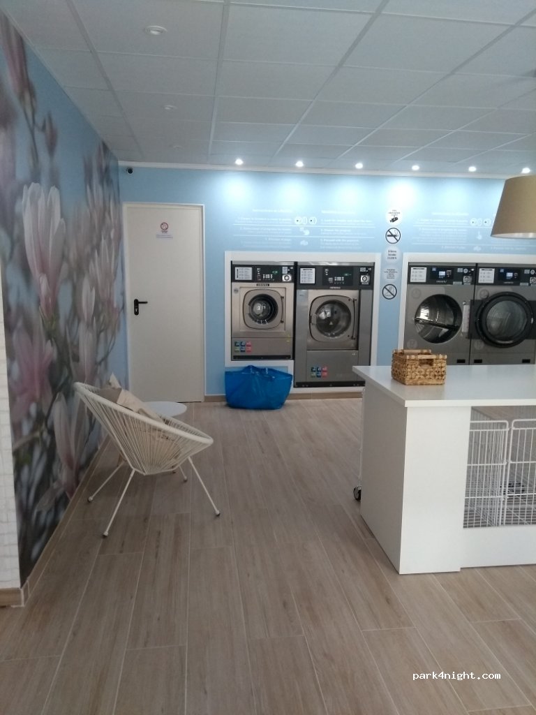 (15155) Finisterre - 27 Avenida de A Coruña — foto