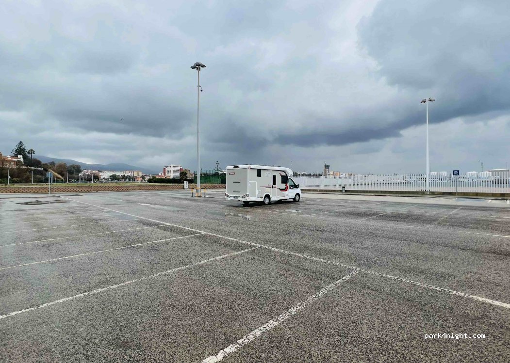 (11207) Algeciras - 43 Calle Rosa de los Vientos — foto