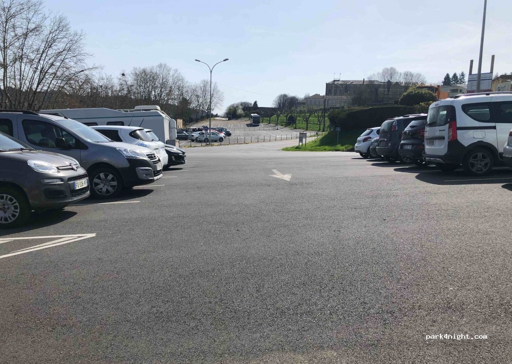 (24200) Sarlat-la-Canéda - 6 Avenue du Général de Gaulle — foto