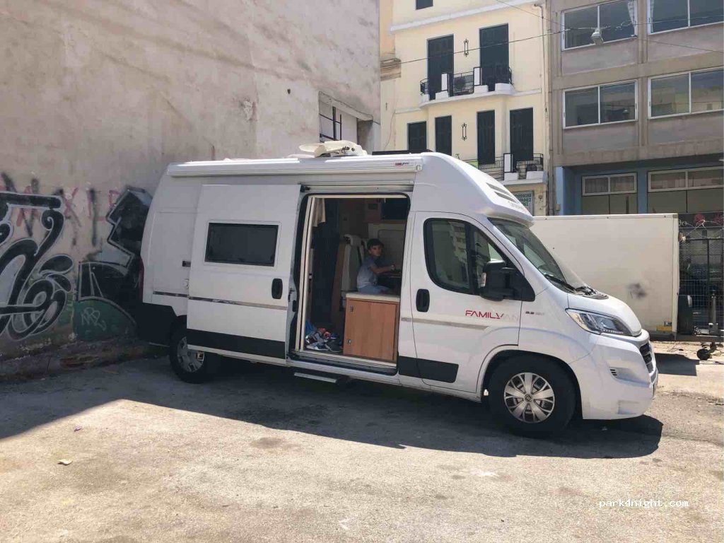 (104 37) Athina - 32-34 Zinonos — foto