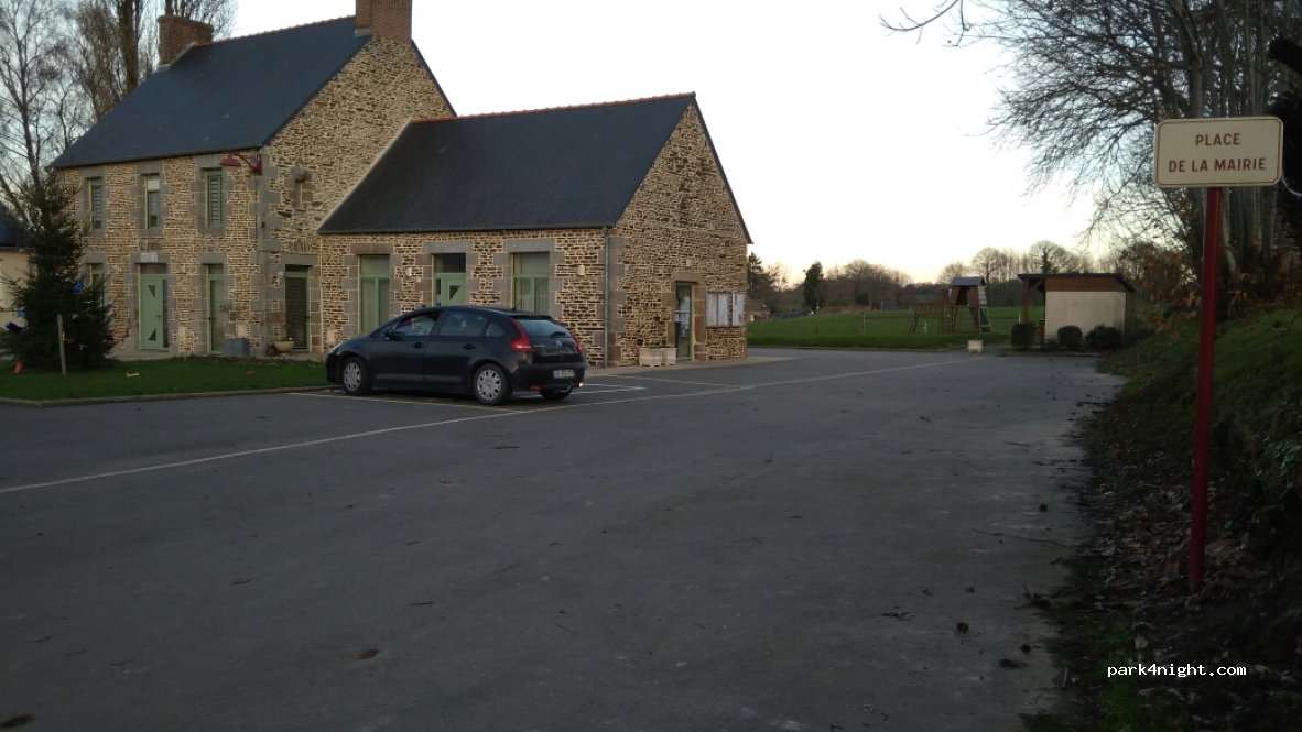 (50240) Carnet - 2 Place de la Mairie — foto