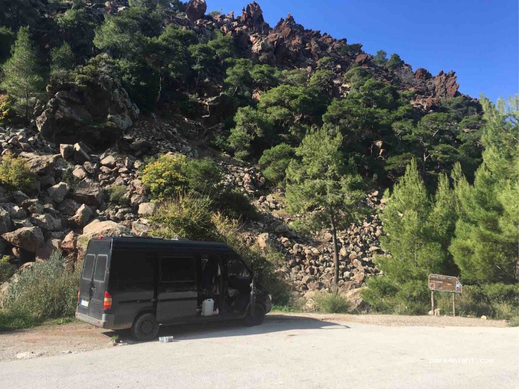 (180 30) Methana - Unnamed Road — foto