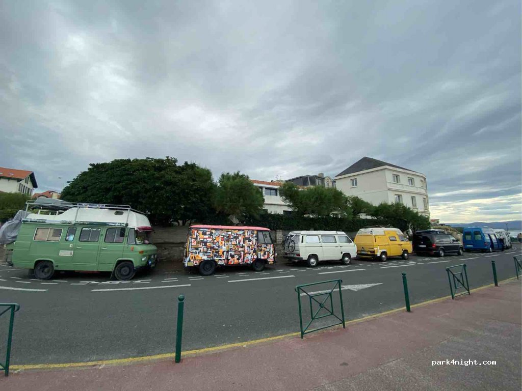 (64200) Biarritz - 10 Avenue Notre Dame — foto