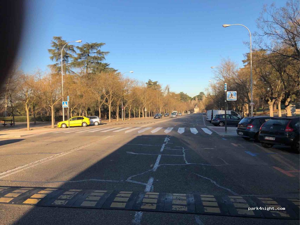 (28008) Madrid - Paseo de Camoens — foto