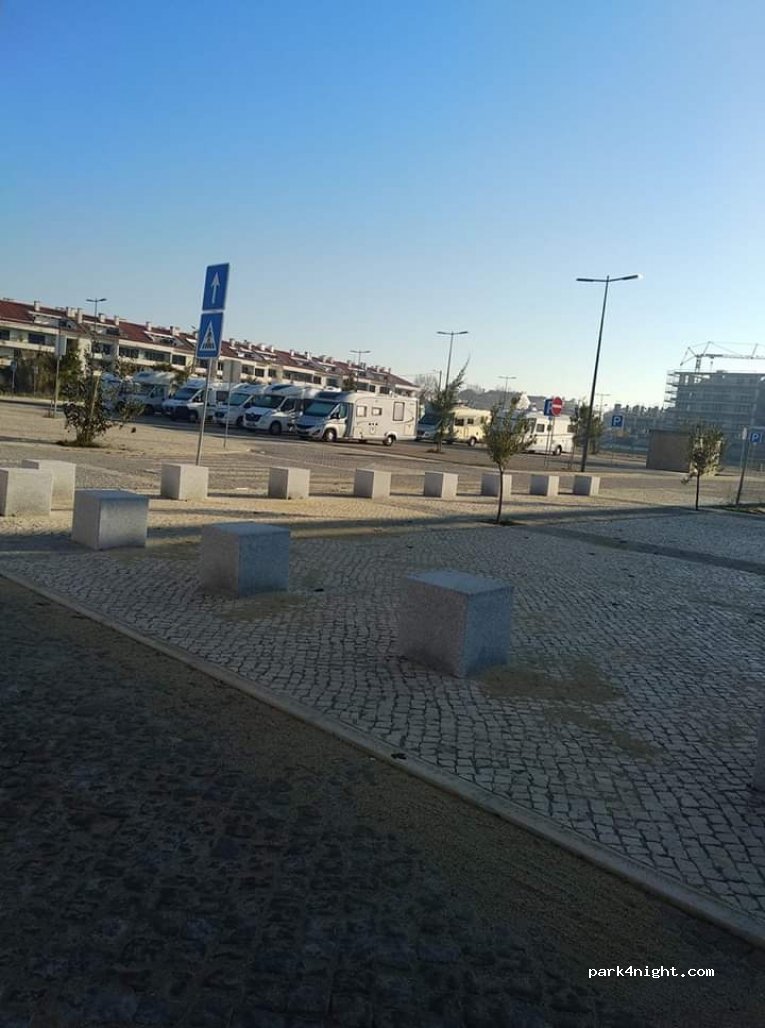 (2890-167) Alcochete - 92 Rua das Descobertas — foto