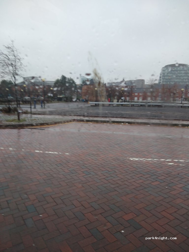 (M50)  - Waterfront Quay — foto