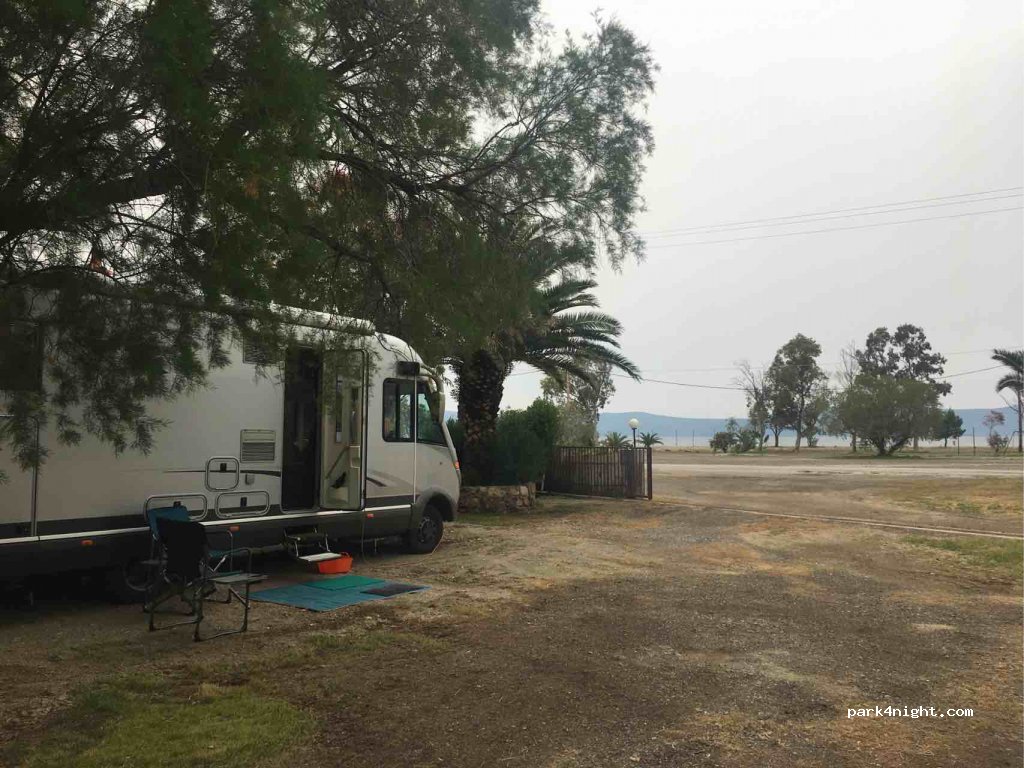 Hydras wave camping — foto