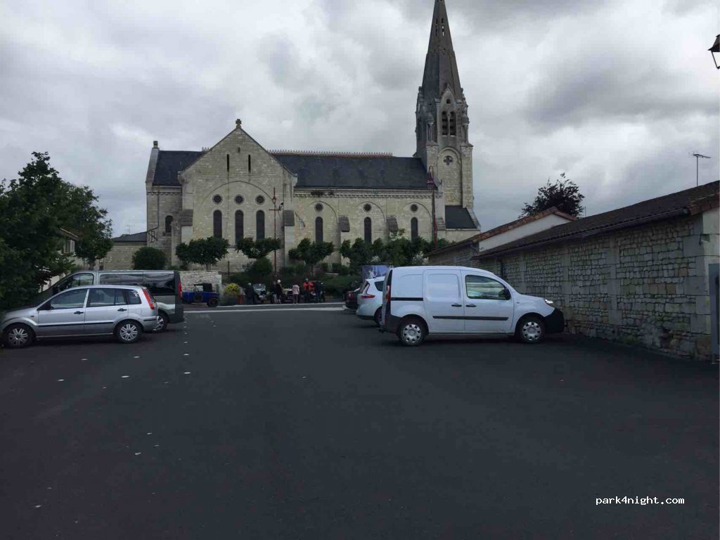 (86120) Les Trois-Moutiers - 4 Rue du Lavoir — foto