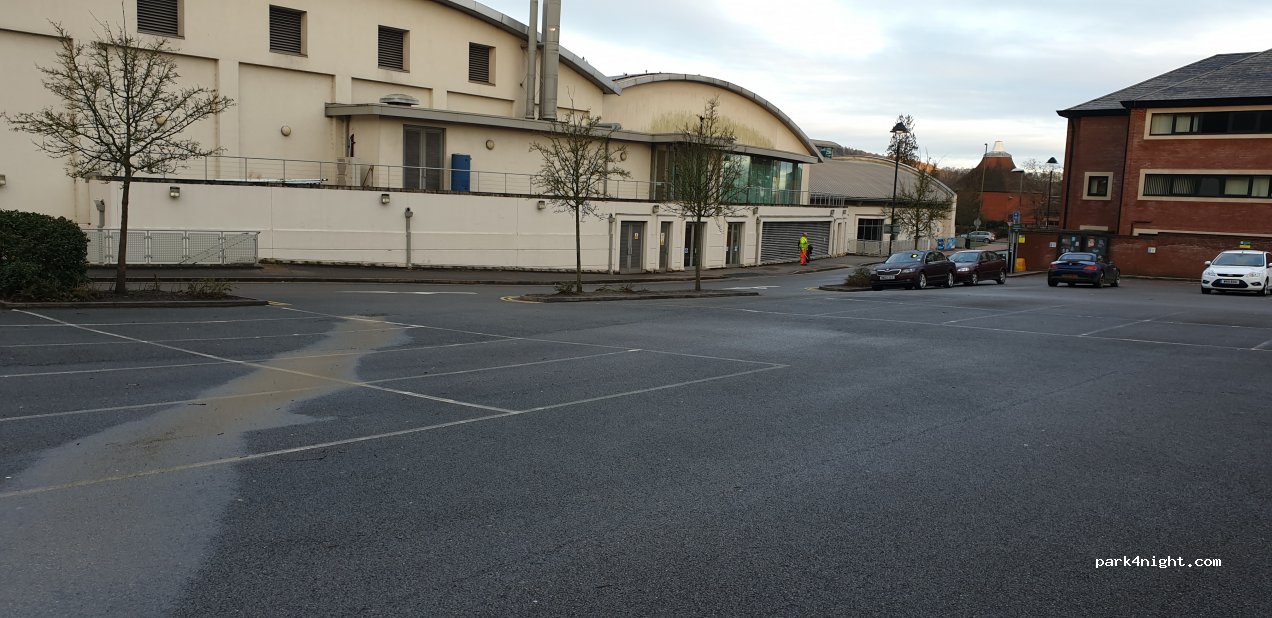 (RH4 1SN) Dorking - 9 Reigate Rd — foto