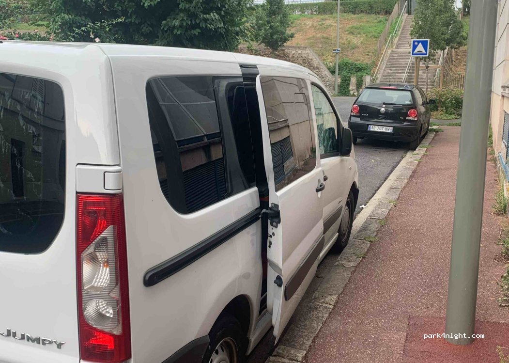 (92310) Sèvres - 2 Rue de Saint-Cloud — foto