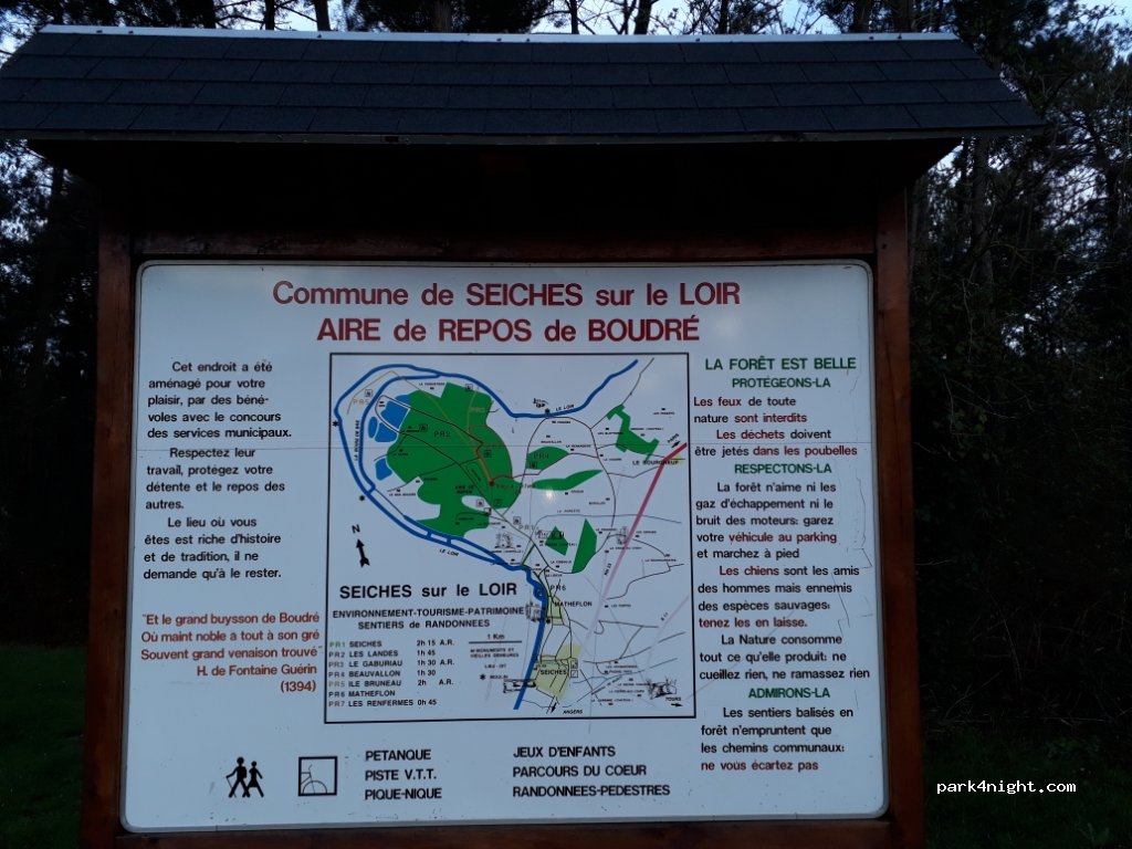 (49140) Seiches-sur-le-Loir - D601 — foto