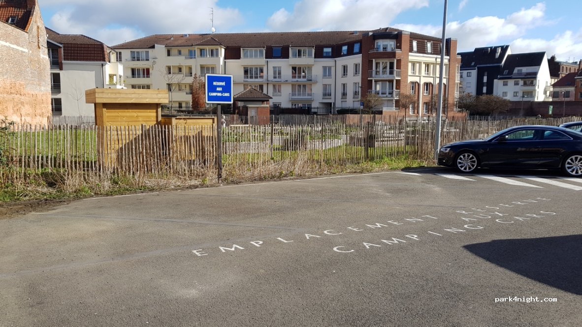 (59500) Douai - 140 Rue Saint-Julien — foto