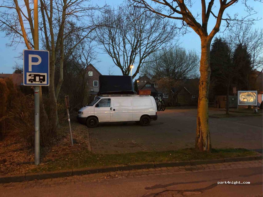 Wohnmobilparkplatz Osten — foto