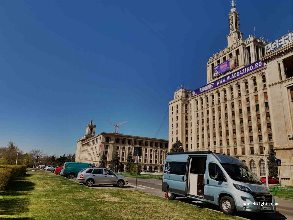 (013701) București - Piața Presei Libere — foto