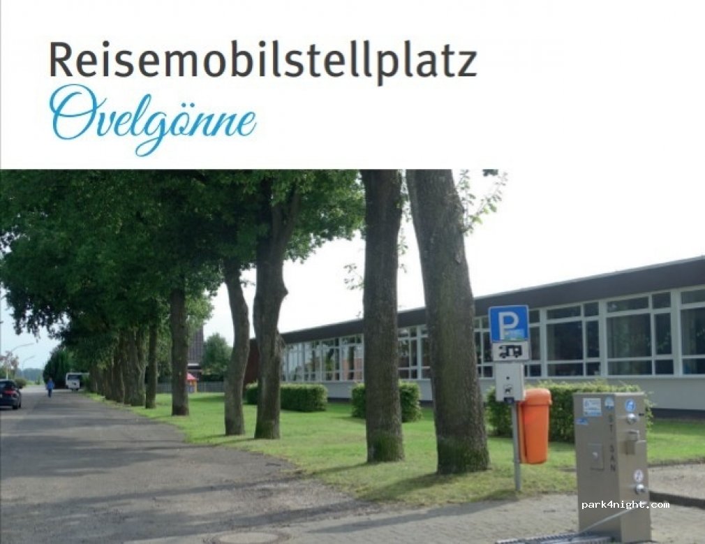 Wohnmobilstellplatz am Sportplatz in Ovelgönne — foto