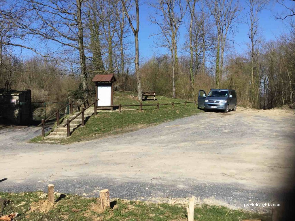 (02000) Mons-en-Laonnois - — foto